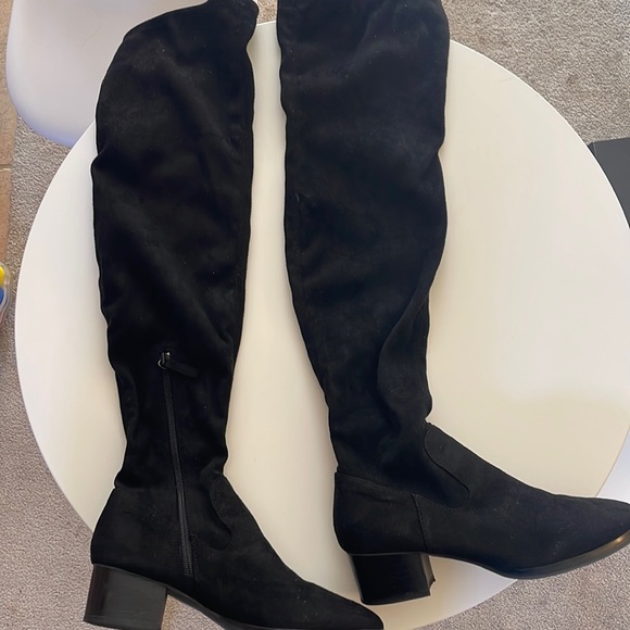 Tahari Women's Corbin Over The Knee Boots - Picture 3 of 8